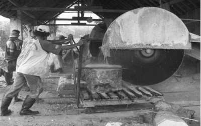 Cutting Stone Blocks for a Countertop Sink with a Circular Saw! 